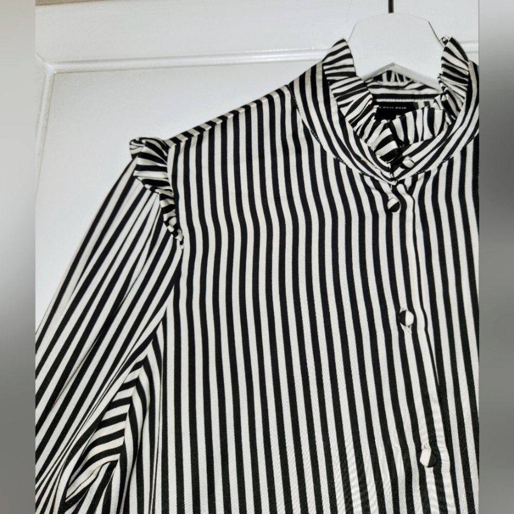 Who What Wear Striped Ruffled Victorian Mock Neck Blouse Size S - Picture 7 of 16